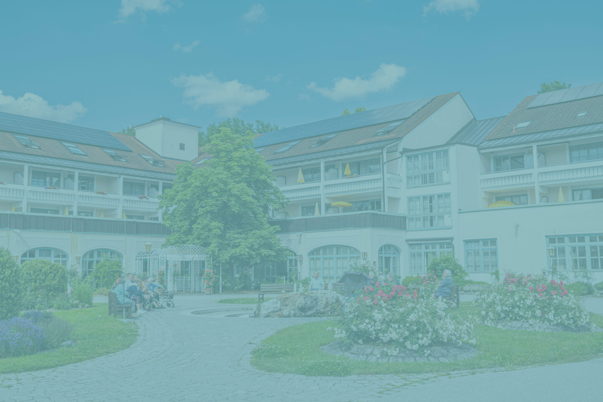 Innenhof der Klinik Rosenhof in Bad Birnbach